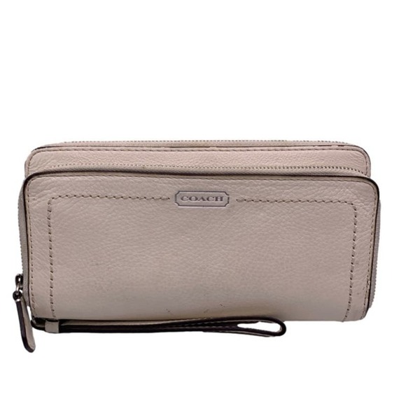 COACH Off White Zip Around Wallet - Picture 1 of 11